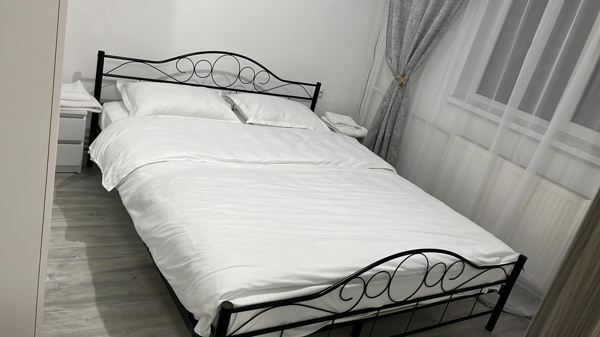 Home Sweet Home Apartment With 3 Rooms Buzău Exterior foto